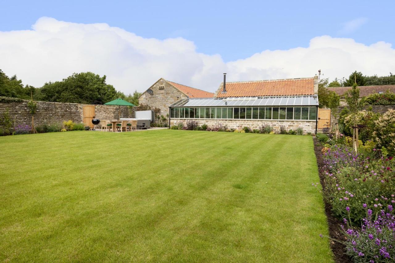 Thirley Cotes Farm Cottages Scarborough Bagian luar foto
